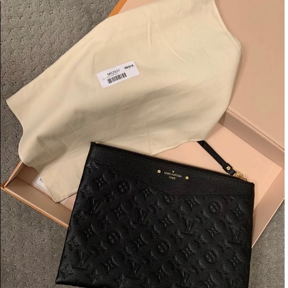 ❌SOLD❌Louis Vuitton Daily Pouch Empreinte Black - Picture 3 of 11
